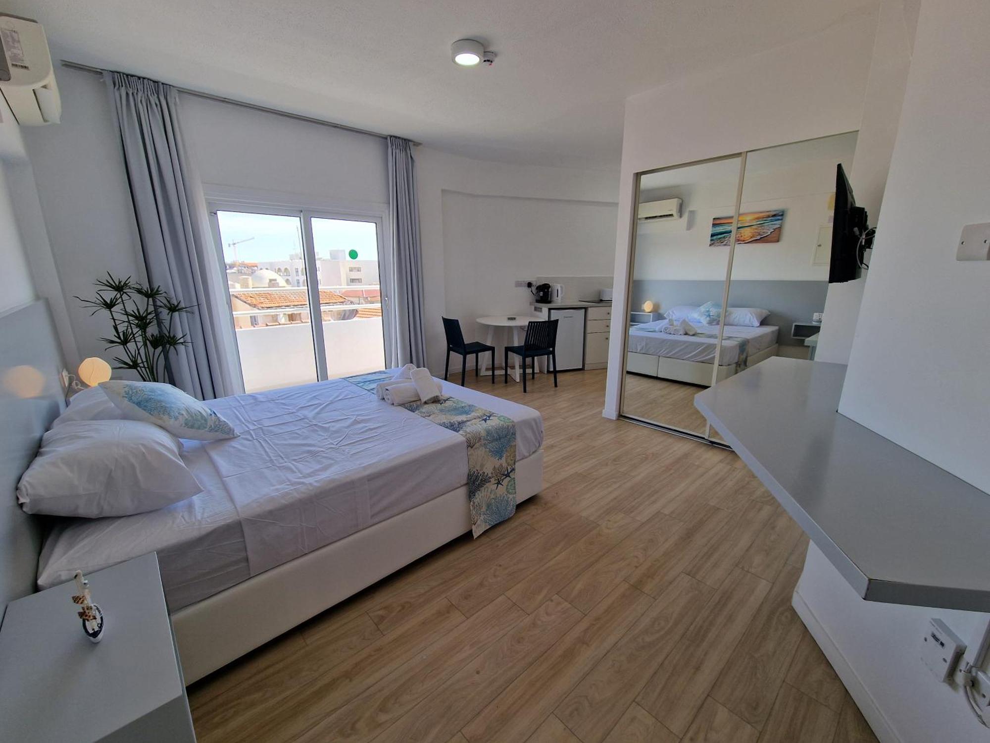 Kitieos Apts 100m From Finikoudes Larnaka