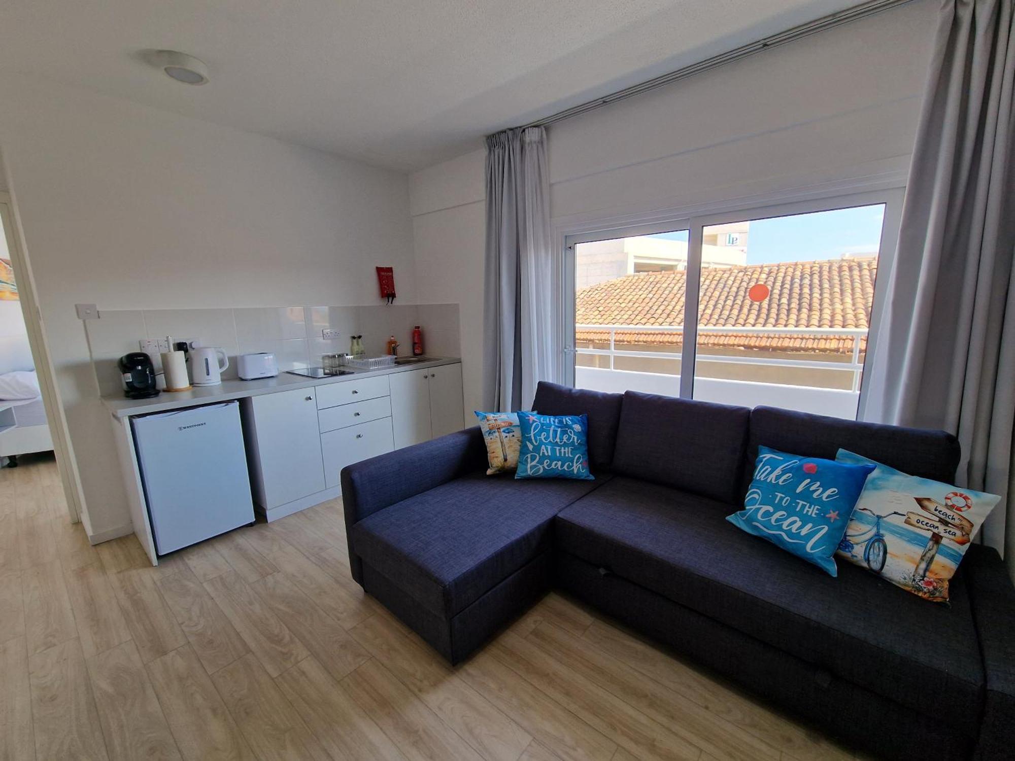 Kitieos Apts 100m From Finikoudes Апартаменты Ларнака